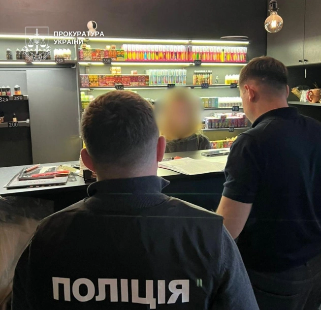 У Києві вилучили вейпи та рідини на 12 млн грн: викрито масштабний нелегальний продаж - 1