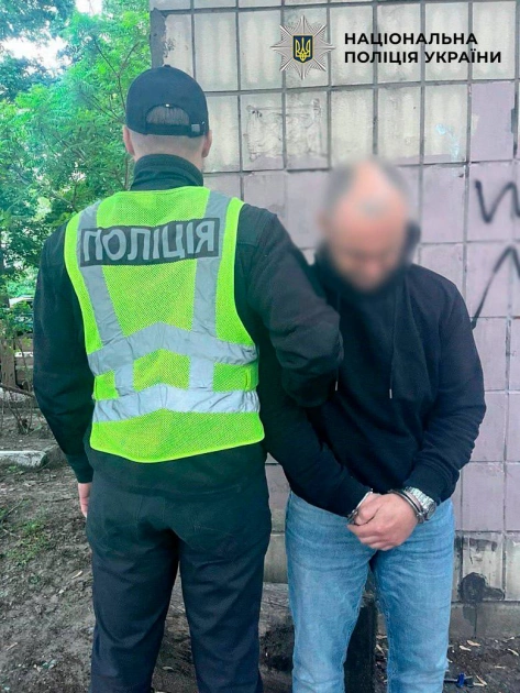 У Києві затримали двох крадіїв цигарок на 300 тисяч гривень: діяли під час комендантської години - 4