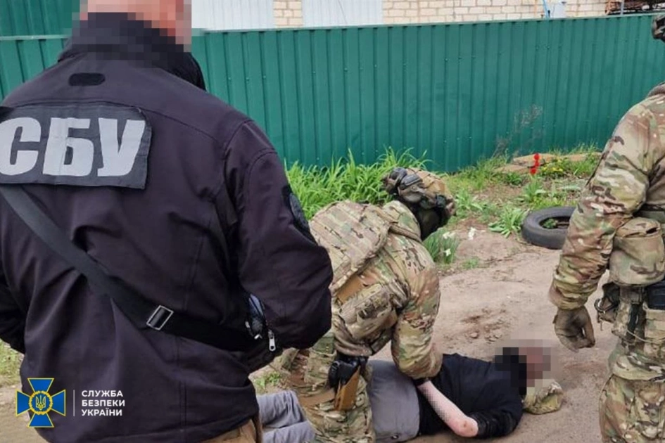 На Київщині та в інших регіонах ліквідували канали збуту трофейної зброї — СБУ - 3