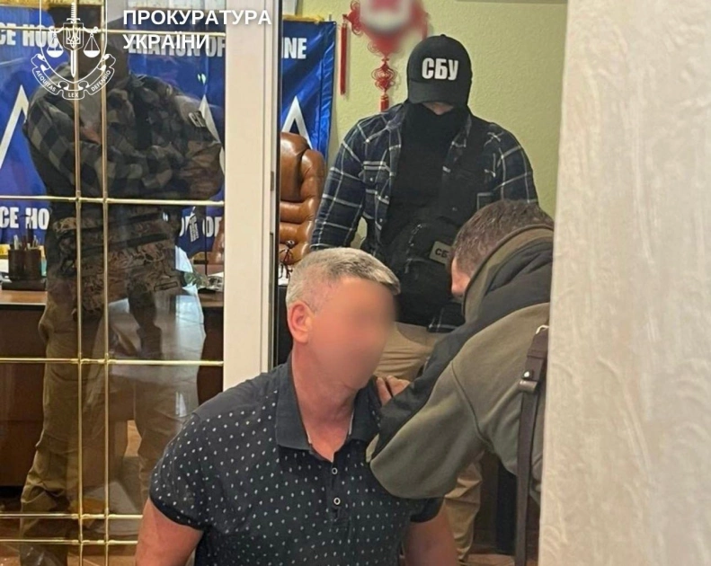 У Києві засудили засновника фонду за схему незаконного виїзду за 12 тис. доларів - 2