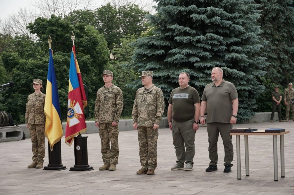 У Києві відкрили пам’ятний знак Держспецзв’язку на Алеї українського війська: фото - 1