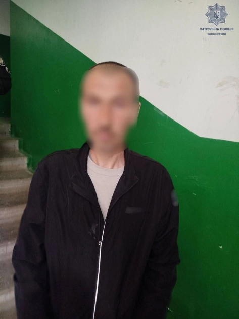 На Київщині рецидивіст із ножем напав на чоловіка в ліфті та пограбував його - 1
