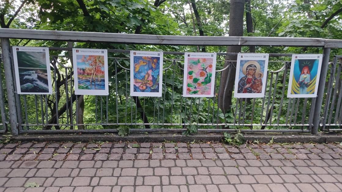У Хрещатому парку відкрили виставку «Покоління війни»: 124 роботи українців від 6 до 67 років - 4