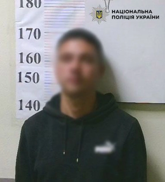 У Києві судитимуть 23-річного чоловіка за зухвале пограбування підприємця на ярмарку - 1