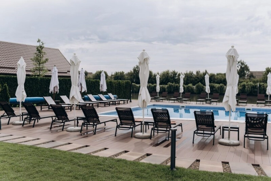 Втеча від спеки: 6 заміських комплексів під Києвом із басейнами, SPA та дикою природою (ціни та локації) - 3