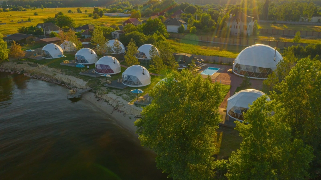 Втеча від спеки: 6 заміських комплексів під Києвом із басейнами, SPA та дикою природою (ціни та локації) - 6