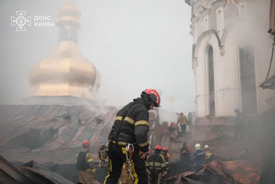 Удар по святинях: у Києві через атаку РФ палають Києво-Печерська Лавра та «Мистецький арсенал» - 2