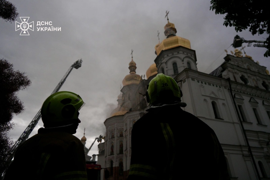 Удар по святинях: у Києві через атаку РФ палають Києво-Печерська Лавра та «Мистецький арсенал» - 1