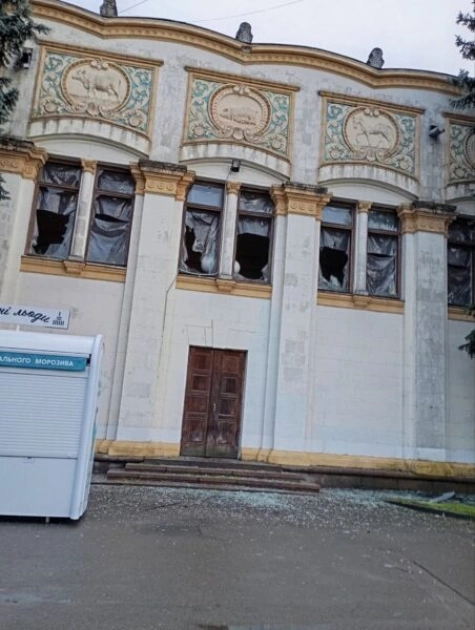 На ВДНГ пошкоджено павільйони й Оранжерею через обстріл Києва - 3