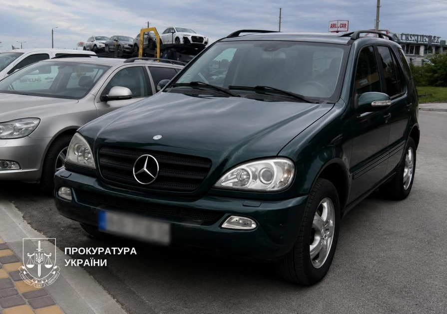 У Києві викрили продаж гуманітарних авто для ЗСУ: затримали 26-річного чоловіка - 2