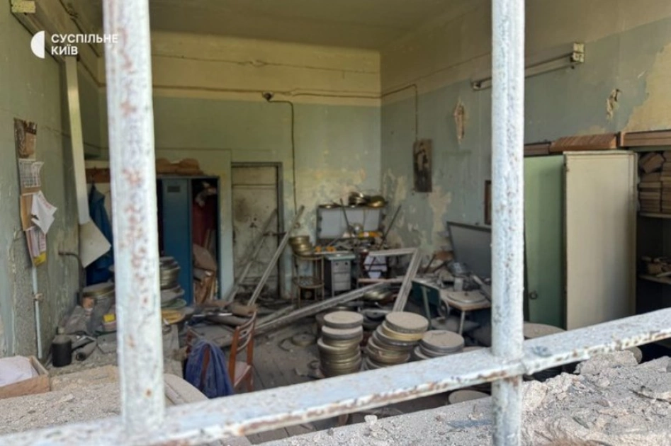 У Києві після удару по кіностудії Довженка вдалося врятувати близько 600 фільмів - 2