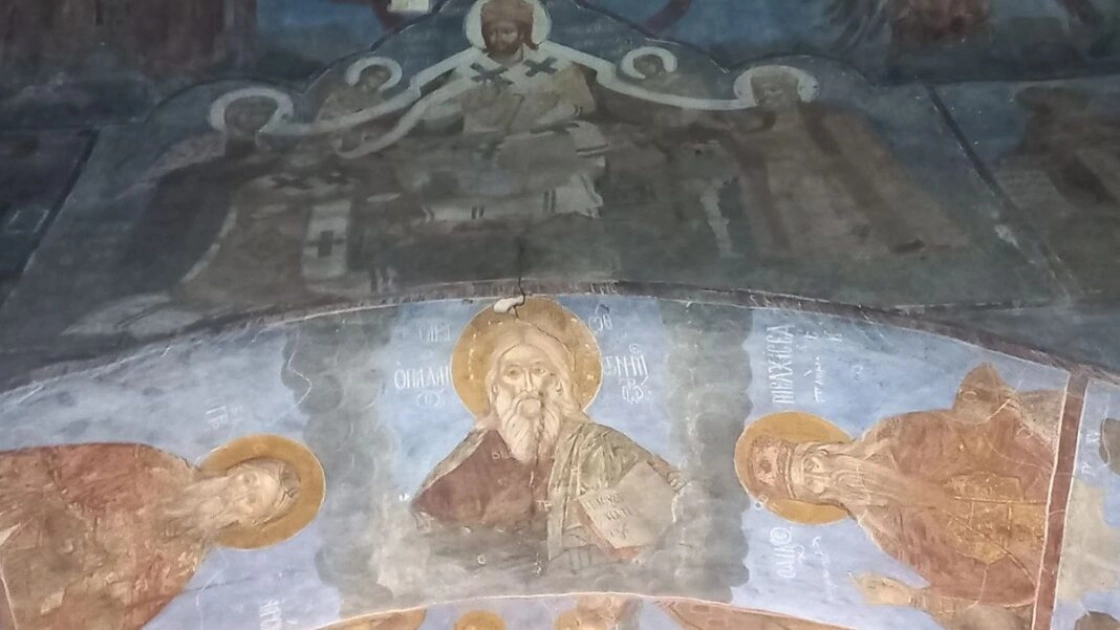 Пережила понад 900 років і прильоти поруч: у Києві знову відкрили для відвідувачів унікальну Церкву Спаса на Берестові - 2