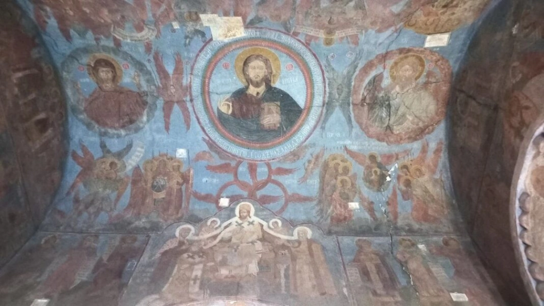 Пережила понад 900 років і прильоти поруч: у Києві знову відкрили для відвідувачів унікальну Церкву Спаса на Берестові - 1