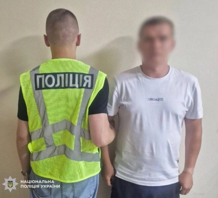 У Києві затримали п’ятьох підозрюваних у жорстокому вбивстві чоловіка: потерпілого прив’язали до дерева - 4