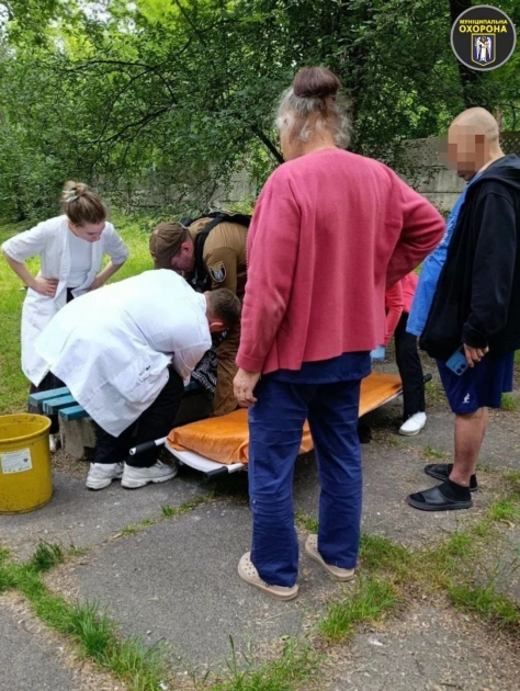 У Києві «Муніципальна охорона» врятувала жінку та зупинила порушення комендантської години - 1