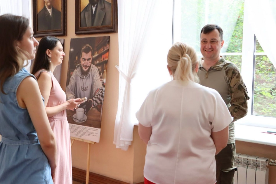 У КНУ відкрили фотовиставку про життя ветеранів після фронту: 21 історія без стереотипів - 2