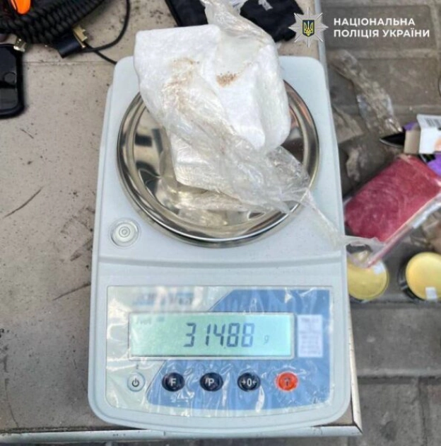 У Києві затримали наркоторговця з товаром на 3 млн грн: викрито міжнародний канал - 2