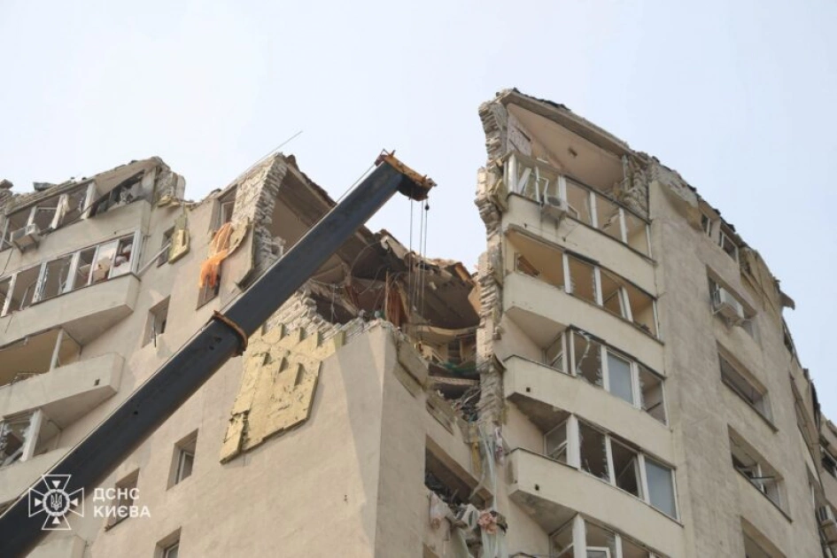 У Києві завершили пошукову операцію на місці зруйнованого будинку в Дарницькому районі - 1