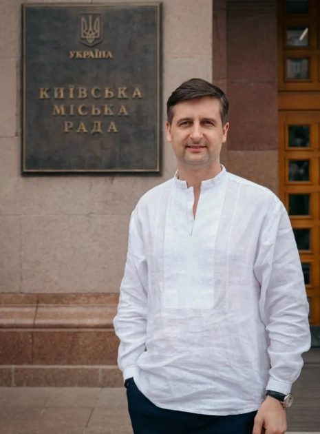 У декларації немає житла, а у родини — пентхауси: що відомо про депутата Георгія Ясинського - 1
