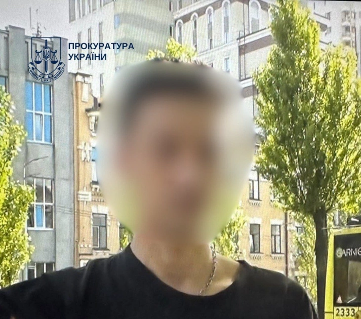 Таксі возили не пасажирів, а наркотики: у Києві затримали дилера з 6,5 кг канабісу - 1