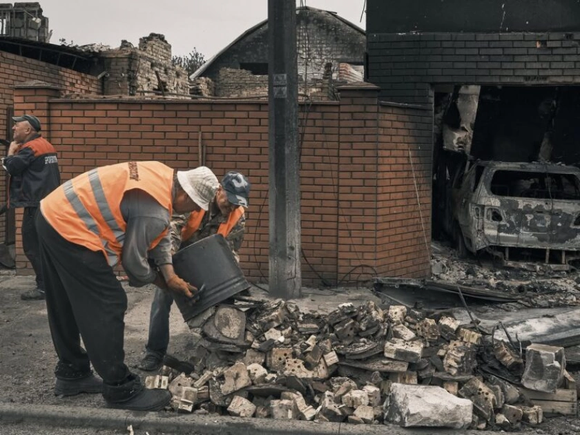 Вишневе після російської атаки: фотографи показали масштаби руйнувань - 9