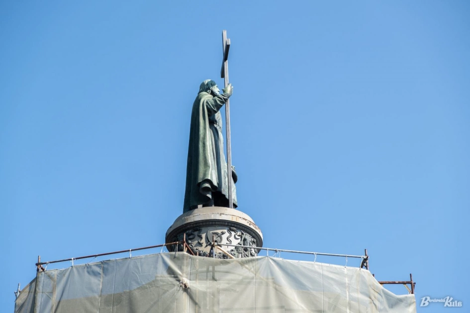 У Києві вшанували князя Володимира та нагадали про понад тисячолітню історію української державності - 3