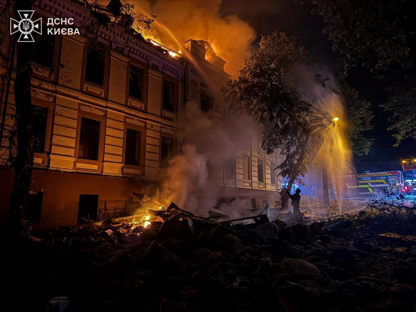 Росія масовано атакувала Київ балістикою: загиблий, 15 постраждалих і пожежі у п’яти районах - 12