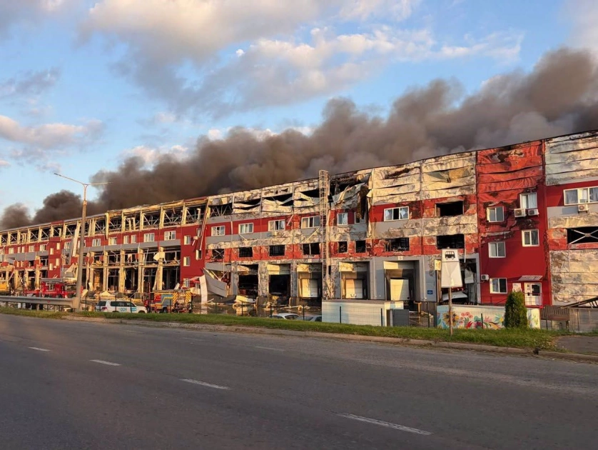 На Київщині російський удар пошкодив логістичний центр: що відомо - 2