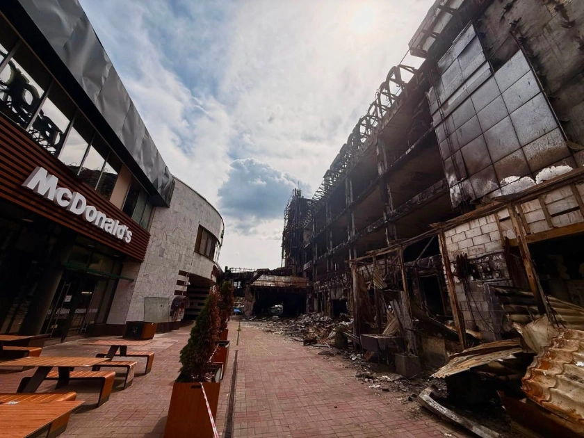 Лора Лумер у Києві відвідала Бучу, Лавру та McDonald’s на Лук’янівці: що побачила блогерка - 2