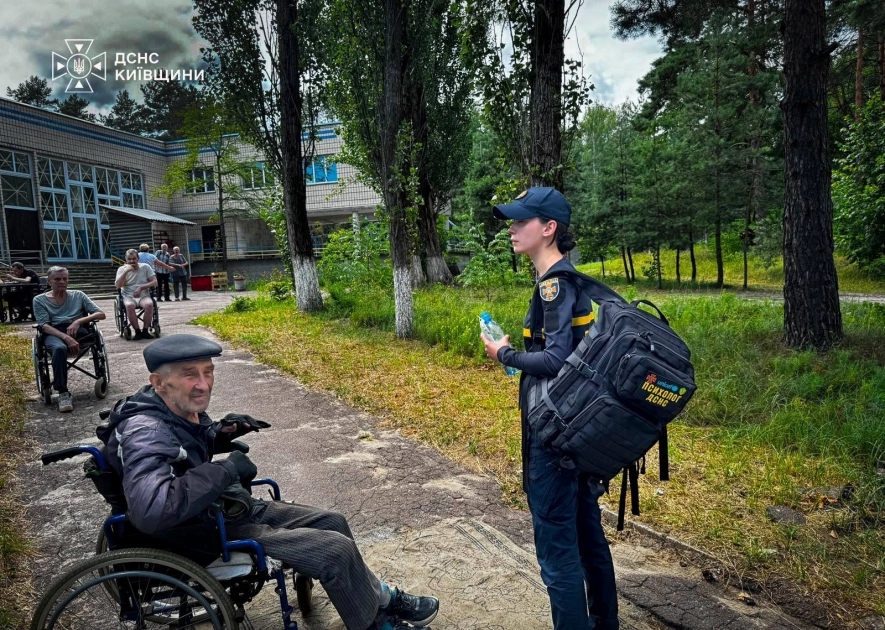 Пожежа спалахнула в центрі для бездомних на Київщині - евакуювали 40 людей - 1