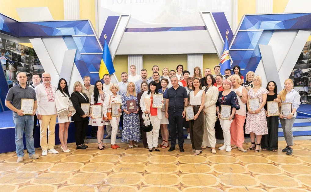 У Києві нагородили 42 працівників торгівлі - від продавців до керівників мереж - 1