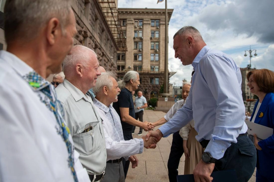 За 13 місяців до незалежності: у Києві відзначили річницю підняття синьо-жовтого прапора - 3