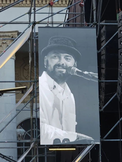 «Міша знову заспівав для нас»: у Києві вшанували пам’ять фронтмена ADAM - 1