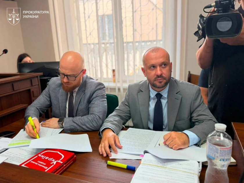 Кількість жертв удару по виставці зброї на Київщині зросла до 11: помер дипломат - 2